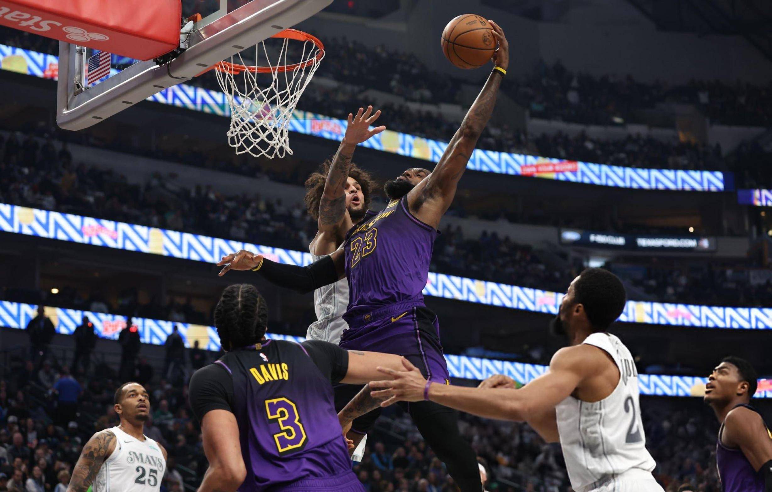 九游体育入口詹姆斯关键节点比分优势明显，曼联带队取胜！(詹姆斯曼联百度百科)